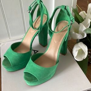 Aldo Green Suede 70s Style Platform Shoes Size 7